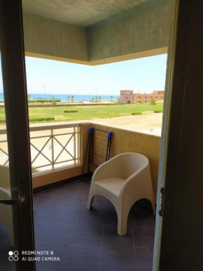 شاليه غرفتين نوم ع البحر دور اول علوي ببورتو ساوث بيتش 2bed rooms sea view